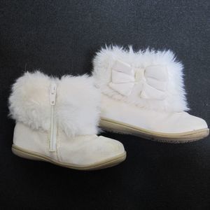 Gymboree baby white fur booties with bow and zipper holiday perfect-Size 6